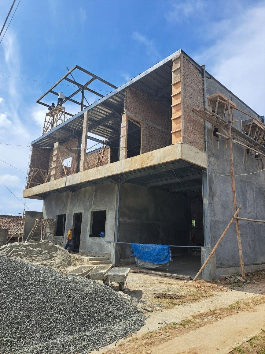 Proiect casă la roșu - Vila Duo (P+1, acoperiș plat) - șantier