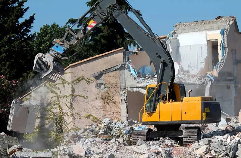 Demolare casă București